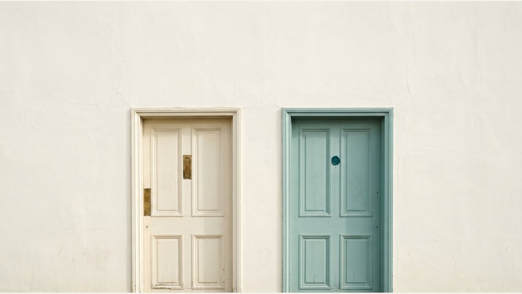 Exchange freeze vs issuer freeze