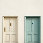 Exchange freeze vs issuer freeze
